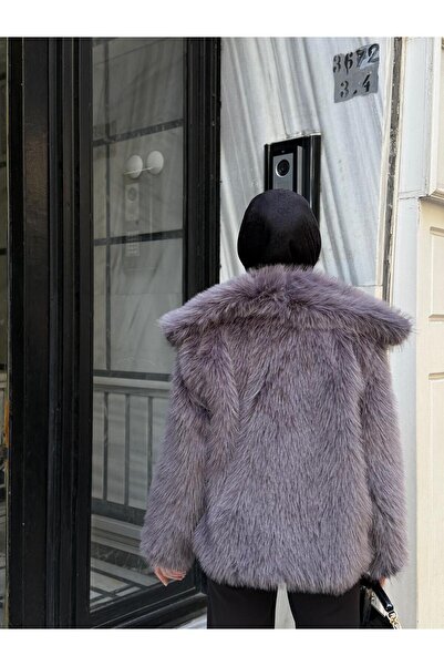 ParlaMira Women's Oversized Plush Faux Fur