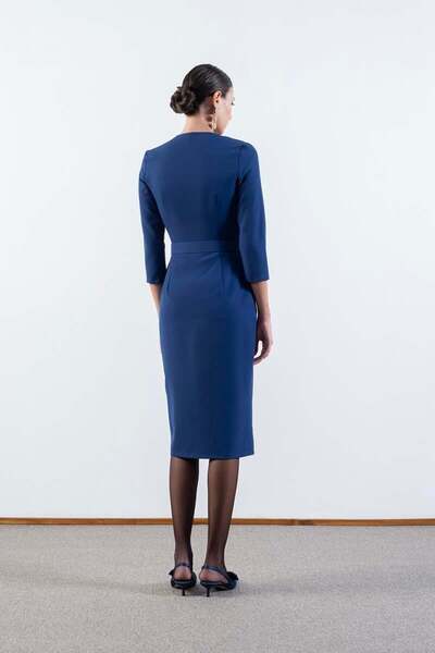 Spazio Tigerman V Yaka Fermuarlı Önde Yırtmaçlı Kemerli Elbise SAKS