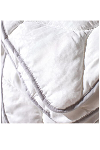 Madame Coco Faust King Size Quilt - White