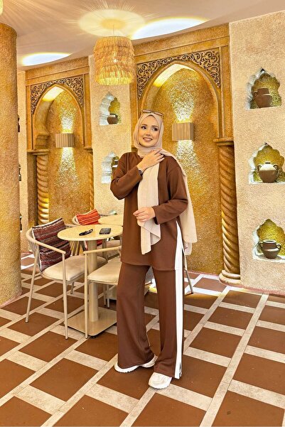 EBRUTESETTÜR طقم مكون من قطعتين بتفاصيل شق مخطط باللون الأبيض