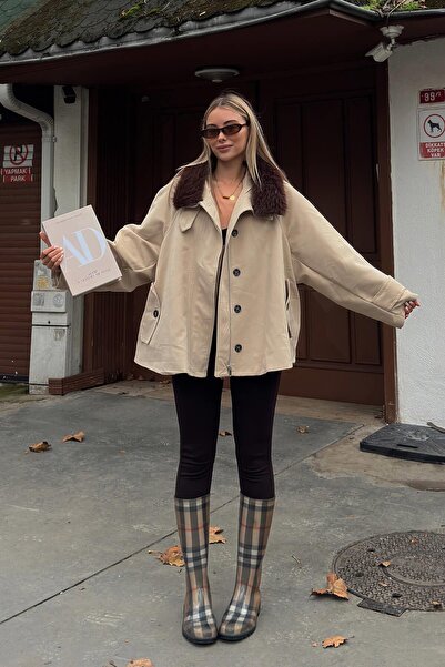 Swist Bej Yakası Kürklü Manşet Ve Cep Detaylı Oversize Kadın Mont