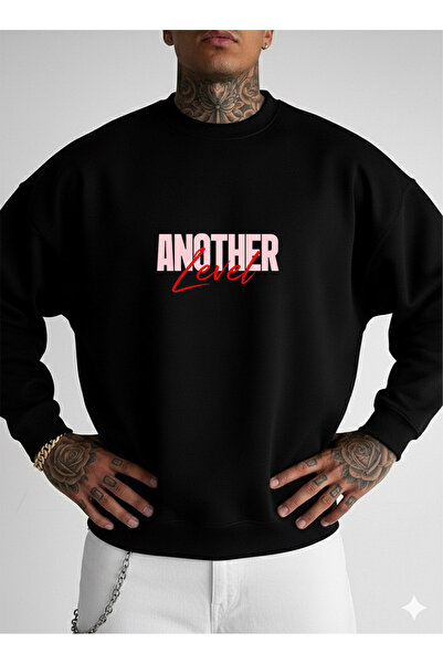 LORVEX سويت شيرت قصة فضفاضة يوني سكس برقبة دائرية ANOTHER LEVEL مطبوع