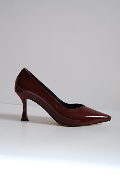 Munshoes Mia Burgundy Patent Leather Women's Heeled Shoes