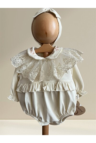 Butik Mobil Dantel Yaka Detaylı Kız Bebek Romper – Krem