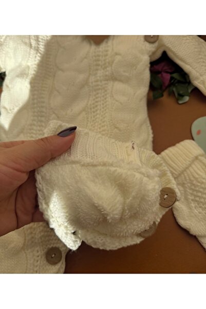 Generic Winter baby set, consisting of a wool knitted overalls with a hat and socks. Lined with heavy fur, from 6 months to 9 months.