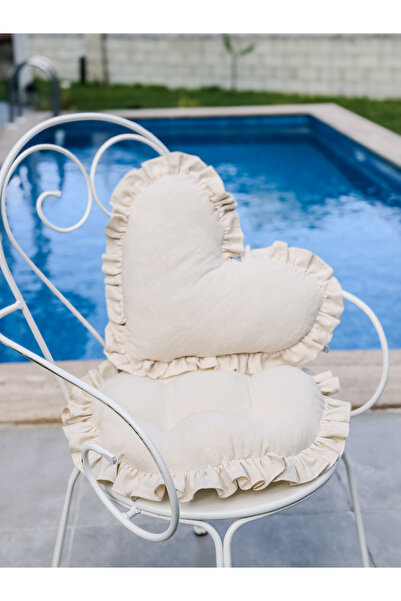 KaiAtelier Φυσικό λινό μαξιλάρι με βολάν σε σχήμα καρδιάς / Μαξιλάρι 40 εκ.