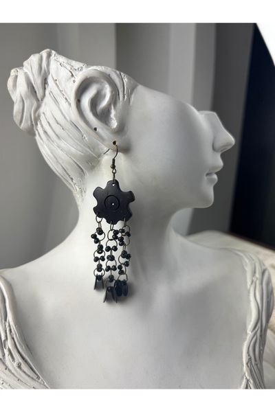 SEDEF TAKI Ahşap işlemeli siyah küpe