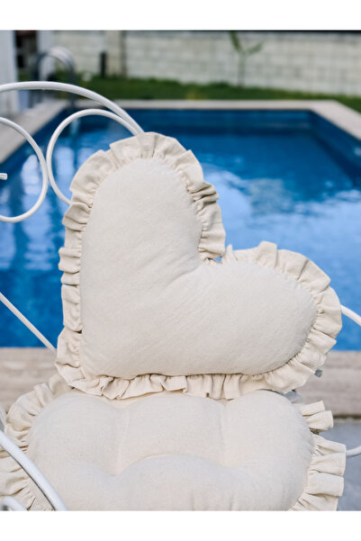 KaiAtelier Φυσικό λινό μαξιλάρι με βολάν σε σχήμα καρδιάς / Μαξιλάρι 40 εκ.