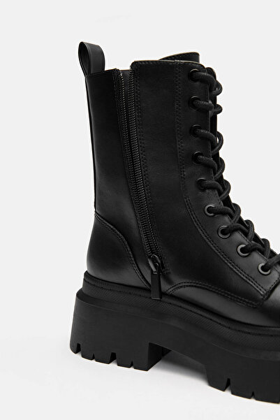 Pull & Bear Hacimli bağcıklı bot