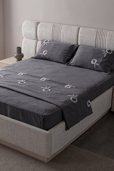 BUGİ HOME COLLECTİON Lalezar Desen Çift Kişilik Nakışlı Yatak Örtüsü Seti Şönil Kumaş Punch Nakışlı 240x260cm