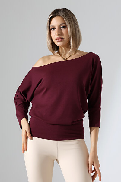 Şiir Aleg Women's Boat Neck Flowy Comfortable Fit Three-Quarter Sleeve Blouse & Top - Burgundy