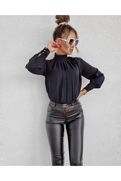 WellWay Cuffs Buttoned Turtleneck Sandy Fabric Blouse Black