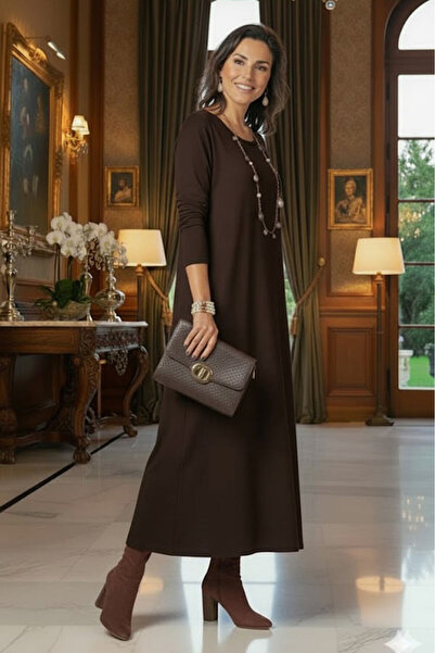 Nevin Kaya Moda Καφέ φόρεμα από χτενισμένο βαμβάκι με κρυφή τσέπη που κάνει το σώμα να φαίνεται λεπτότερο