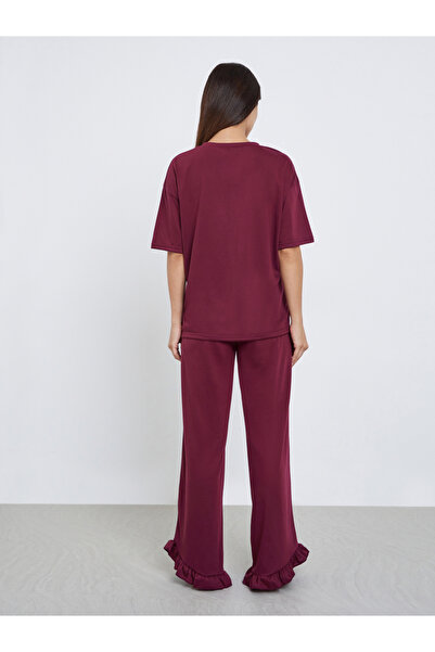 Styli Weekend Plans Slogan T-Shirt and Ruffle Hem Pyjama Set