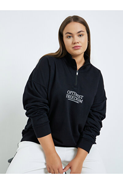 Styli Plus Size Regular Fit Slogan Sweatshirt