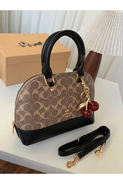 bag Shoulder bag with accessories