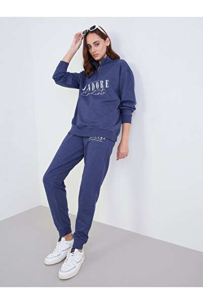 Styli قميص رياضي طويل بقصّة عادية مع بنطال رياضيّ بأصفاد