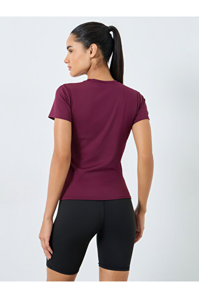 Styli Contour Stitch Detail Fitted Short Sleeve Top