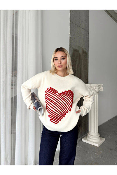 Buklemoda Pulover alb cu tricotaj cu inimă mare în relief