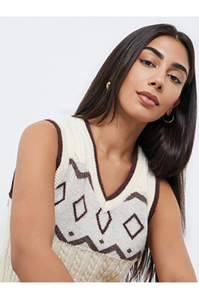 Styli Cream Cable Knit Patterned Vest