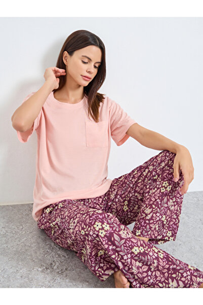 Styli Solid Patch Pocket T-Shirt and Floral Pyjama Set