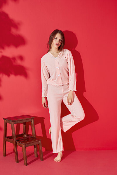 rindahomewear طقم بيجامة نسائية بأكمام طويلة مع تفاصيل فيونكة من الفيتيل