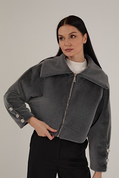 Jupe Women's Button and Zipper Closure Cashmere Crop Fur Jacket 9272