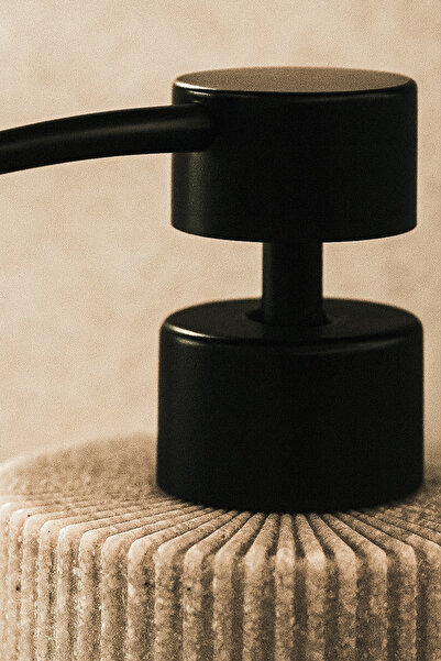 Home Δοχείο υγρού σαπουνιού Maren Polyresin – Μοντέρνο αξεσουάρ μπάνιου 300 ml