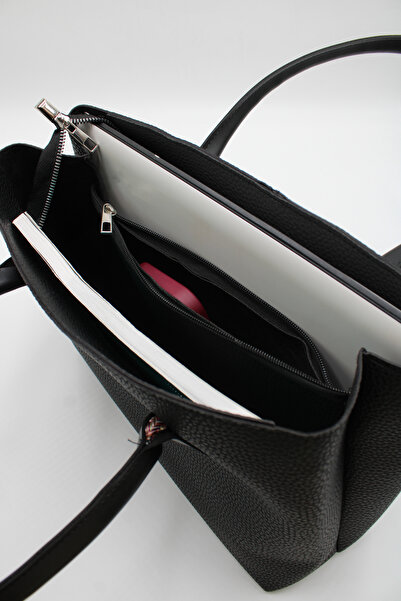 LASSO Kadın Siyah Charm Detaylı Büyük Boy Fermuarlı İç Cepli El, Kol ve Omuz Çantası