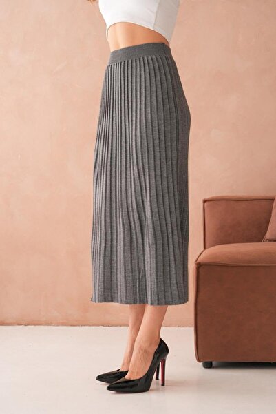 Işşıl 10574-Midi Length Stretchy Knit Pencil Skirt