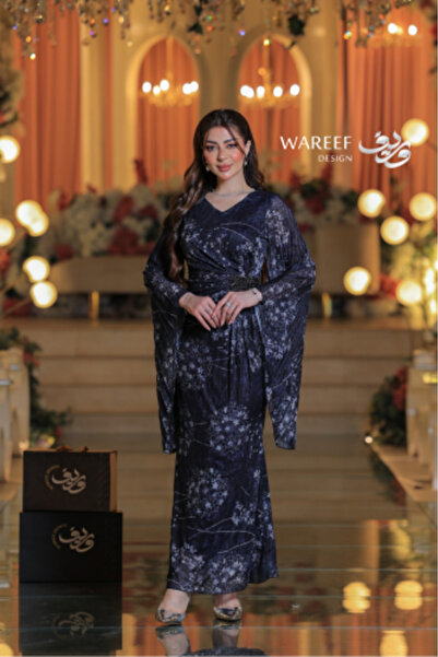 WAREEF FASHION Dark blue evening dress with feminine details