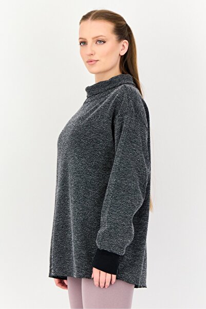 Nike Women Loose Fit Long Sleeve Training Sweater, Multicolor