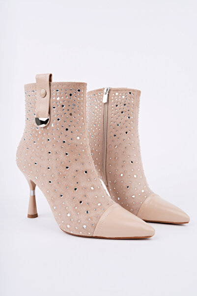 Women Lay-z Γυναικείες μπότες με τακούνι με μυτερή μύτη με πέτρινη λεπτομέρεια σε εμφάνιση λουστρίνι 9,5 εκ. Λεπτό τακούνι Κομψό σχέδιο