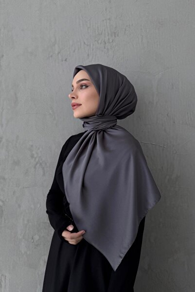 Byedauzunlar وشاح حريري رمادي داكن من أرلا ساند