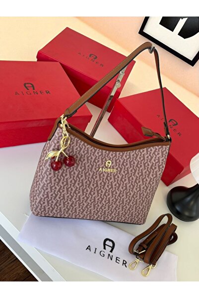 bag Shoulder bag with accessories