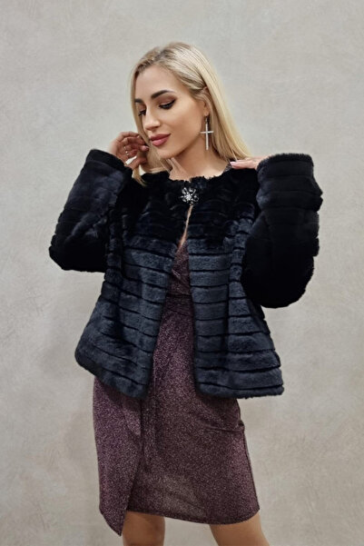 FashionForYou Feny fur coat, with long sleeves, medium length and accessory, ...