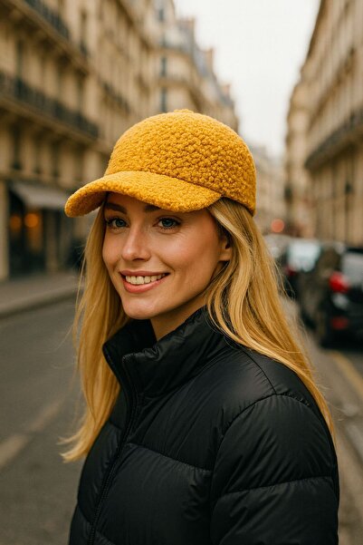 FELLMENS قبعة نسائية من القطيفة المجعدة من سافران