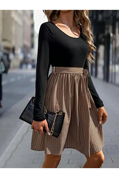 Giyimodam Γυναικείο μακρυμάνικο φόρεμα με στρογγυλή λαιμόκοψη από βισκόζη και μίντι μονόχρωμο φόρεμα