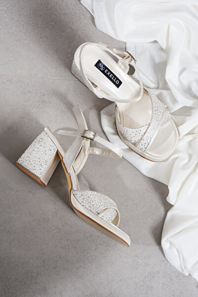 es exello Fiore Platform Pearl Detailed Bridal Shoes