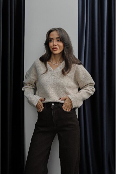 Havoş Bej V Yaka Yumuşak Dokulu Kazak