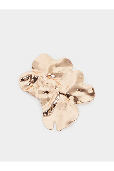 Styli Textured Leaf Design Earrings