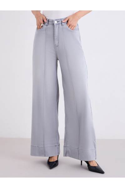 Styli Women Pintuck Detail Wide Leg Jeans