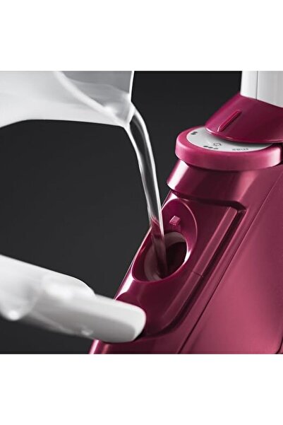 RUSSELL HOBBS Lightweight Steam Iron - Model 24820