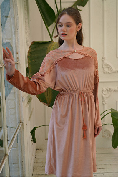 İPEKMOOD Velvet dress with lace detail