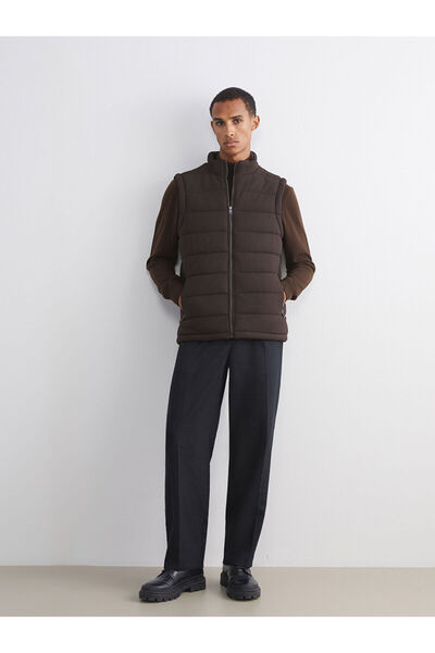 LC Waikiki Slim Fit Stand Collar Men's Puffer Vest