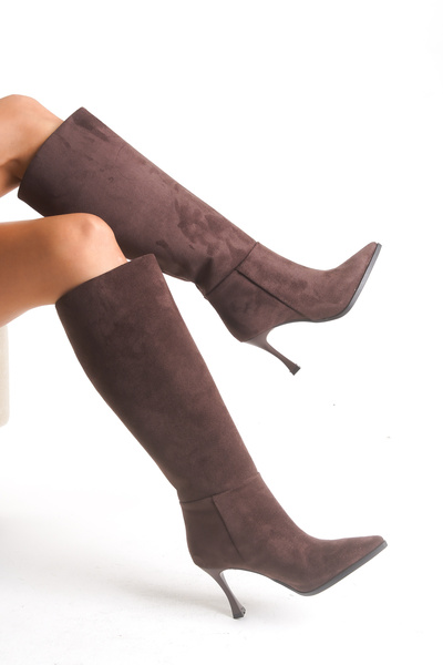 NITU Shoes Μπότες με ψηλό τακούνι σε καφέ σουέντ