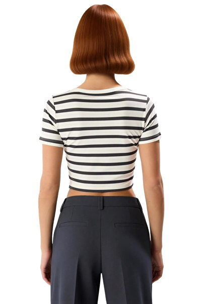 PayBuy Stylish Striped Viscous Crop Blouse Summer Comfortable Fitted Fit Long-Lasting Distinguished Material Trend Design