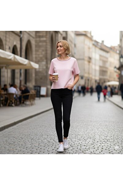 Lal Triko Bluz with Stone Embroidery on the Collar 11014