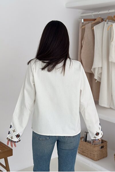 FEMELLE Jachetă albă din bumbac brodat cu modele etnice