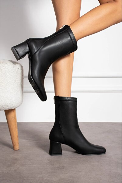 Cohy Kadın Streç Bilekli Orta Boy Küt Kalıp Deri Bot Topuklu Kışlık Bot & Bootie